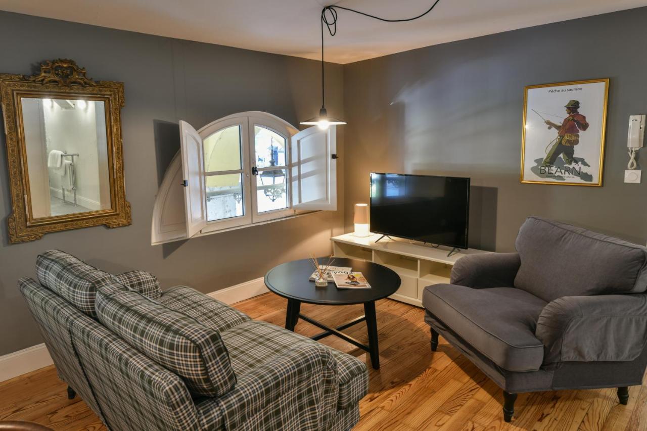 Pau: Superbe Appartement Climatise/Coeur De Ville Bagian luar foto